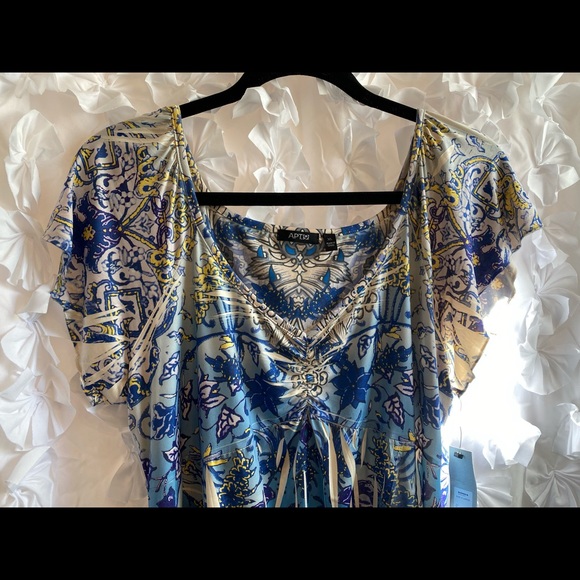 Flutter sleeve V-neck mock top - Picture 4 of 7